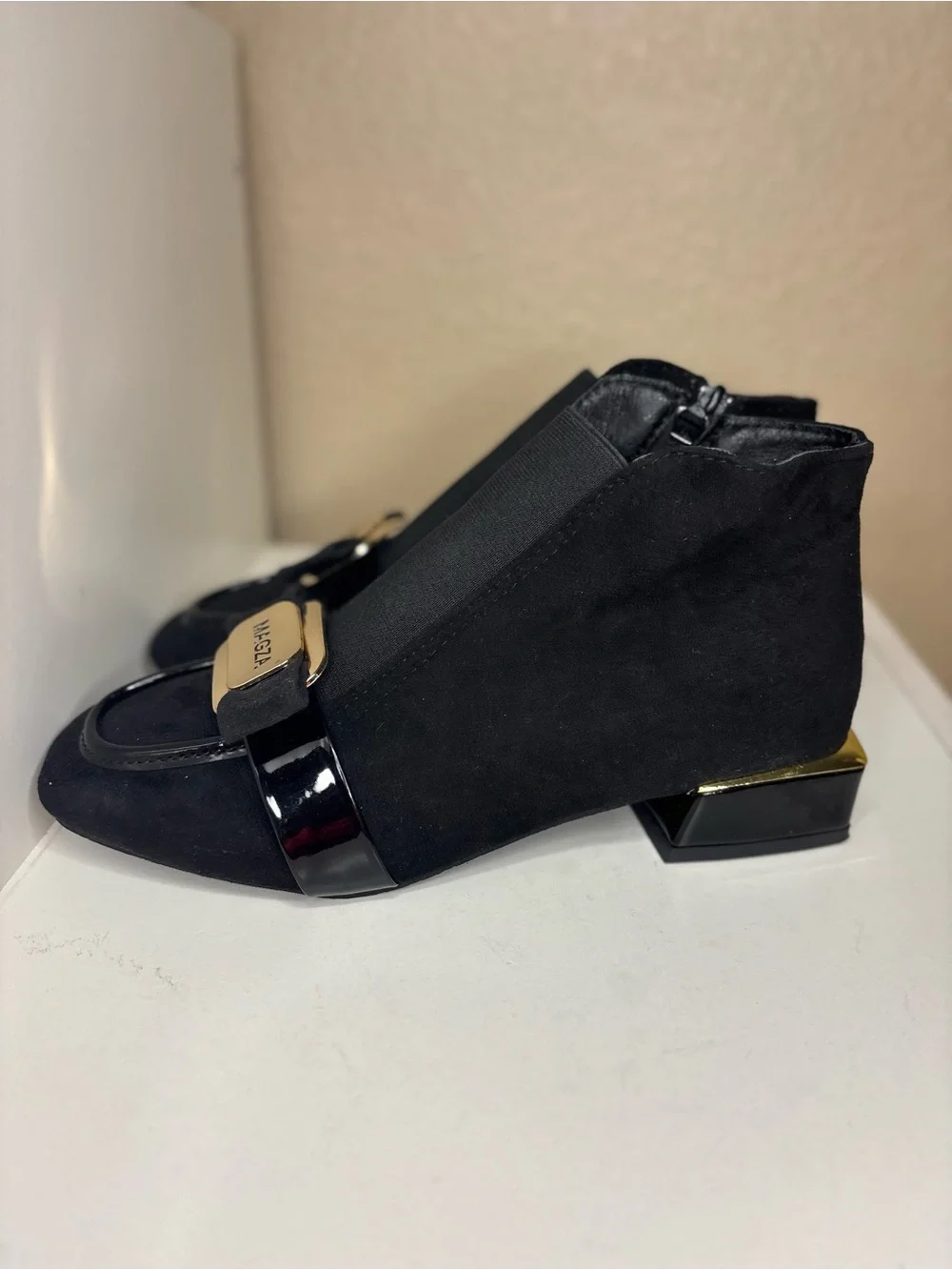 MAGZA Black Suede & Patent Leather Bow Block Heel Ankle Boots – Size 39 / 8.5